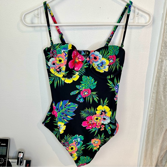 Old Navy Swimsuit - Picture 2 of 5